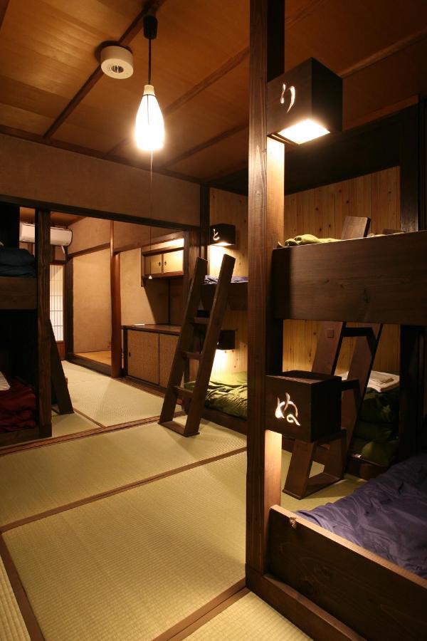 Onomichi Guest House Anago-No-Nedoko Екстер'єр фото