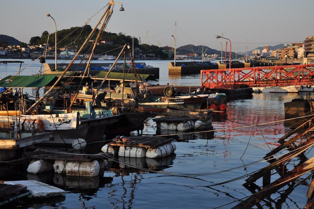 Onomichi Guest House Anago-No-Nedoko Екстер'єр фото